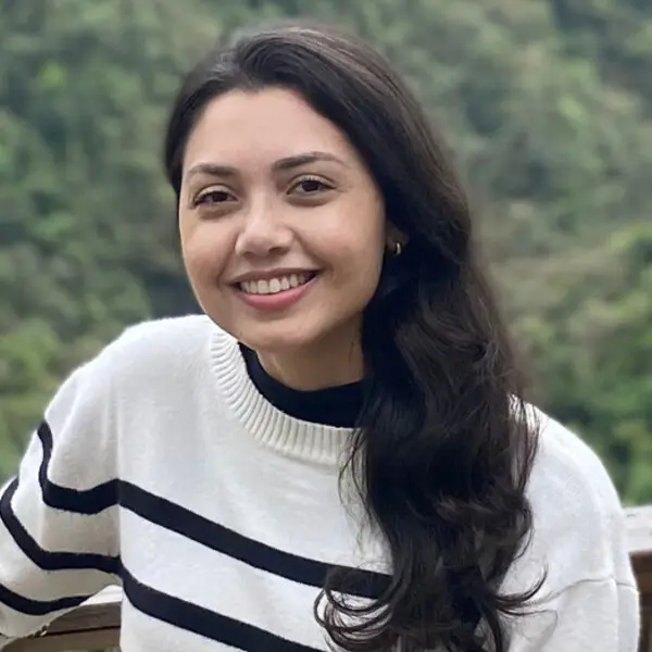 Prof. Mariana Oliveira, professora alfabetizadora há mais de 12 anos